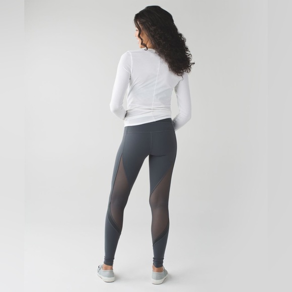 Lululemon HR Wunder Under Pant 
*Shine On in Dark Slate. 
Size 6. 
Pristine. - Picture 5 of 6